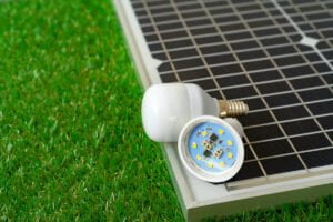 Focos ahorradores de leds y panel solar