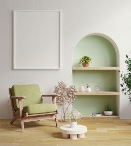 Sala con elementos decorativos minimalistas